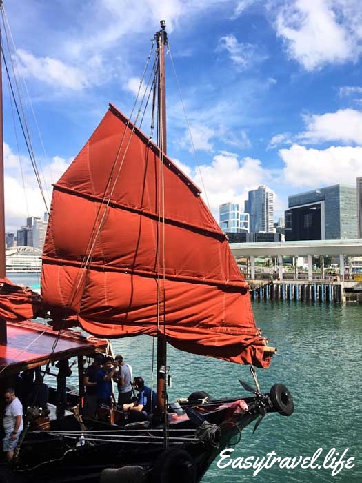 red sail junk boat