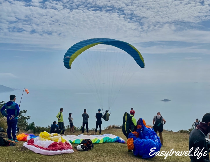 Solo paragliding